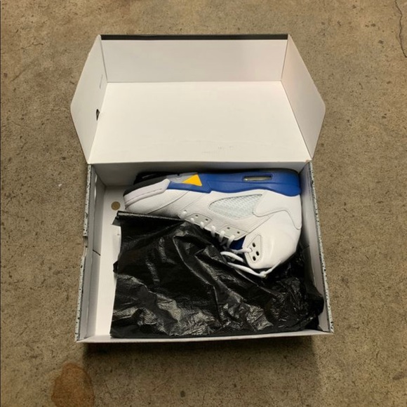 Jordan 5 Laney - Picture 1 of 6